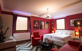 Retro hotel Garage